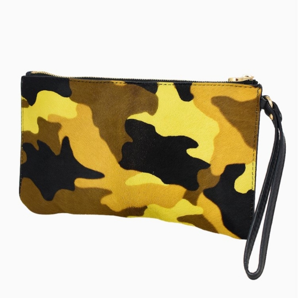 Michael Kors Camouflage Wristlet - Picture 2 of 6
